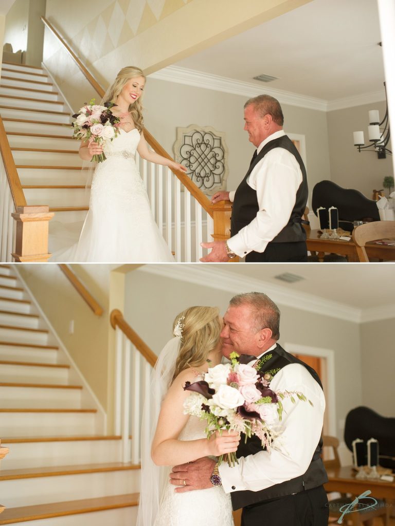 brides first look with her father 